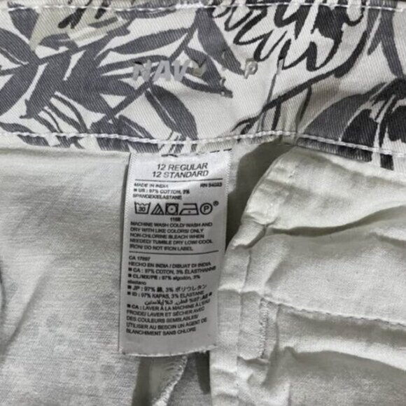 Old Navy Pixie Shorts Size 12 Regular Gray & White Floral Print Stretch Cotton - Picture 9 of 12